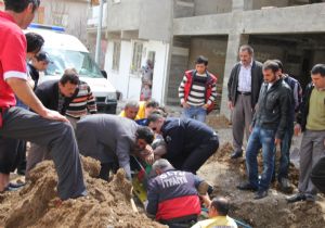 Boğazına kadar toprağa battı